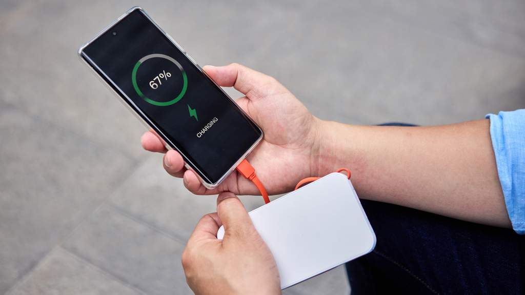 Bukan Cuma Isi Daya, 5 Power Bank Ini Punya Fungsi Unik