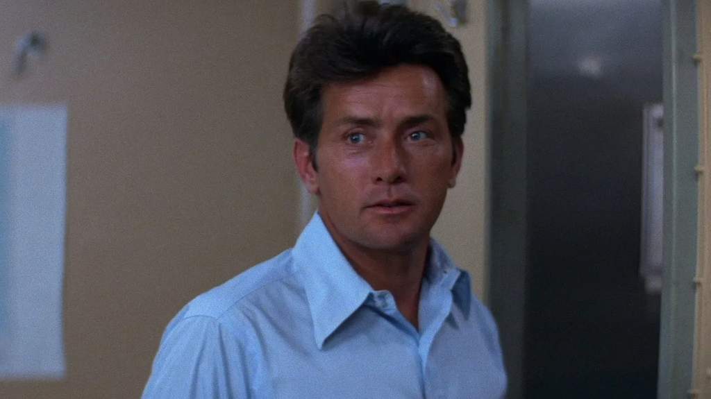 Kirk Douglas dan Martin Sheen dalam Film Perjalanan Waktu Perang Dunia II