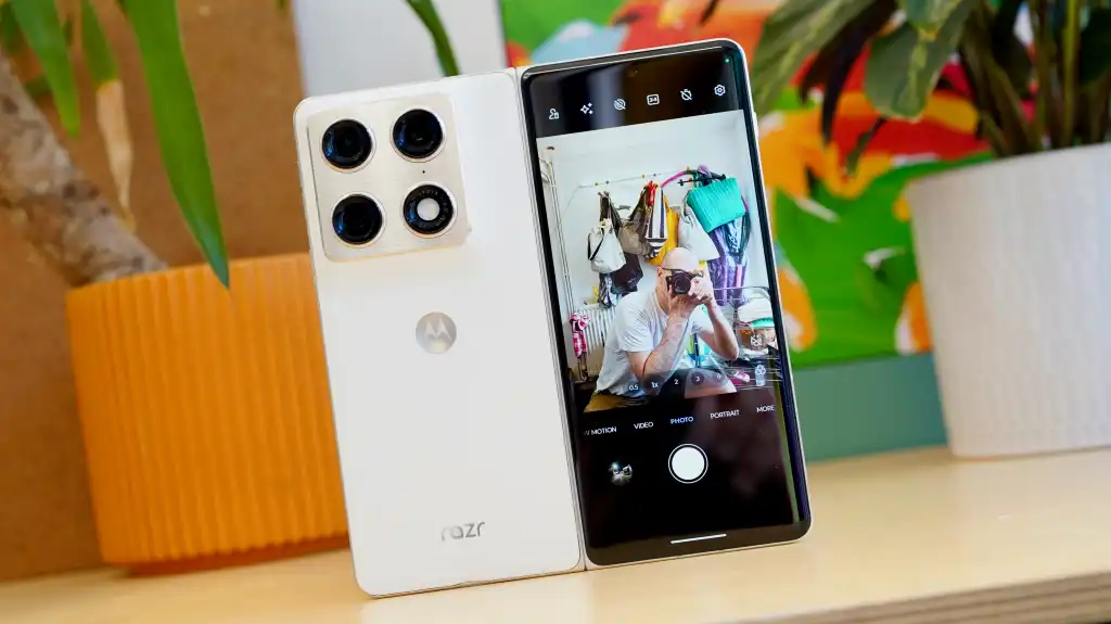 Transformasi desain smartphone Motorola flagship terbaru di tahun 2026