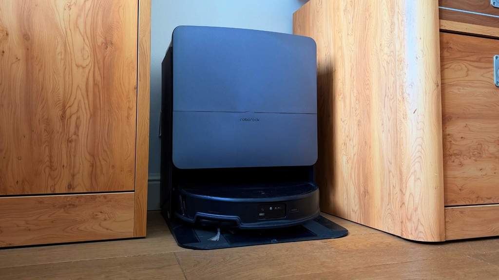 Review Roborock Saros 20: Robot Vacuum Canggih Berdaya Hisap Kuat