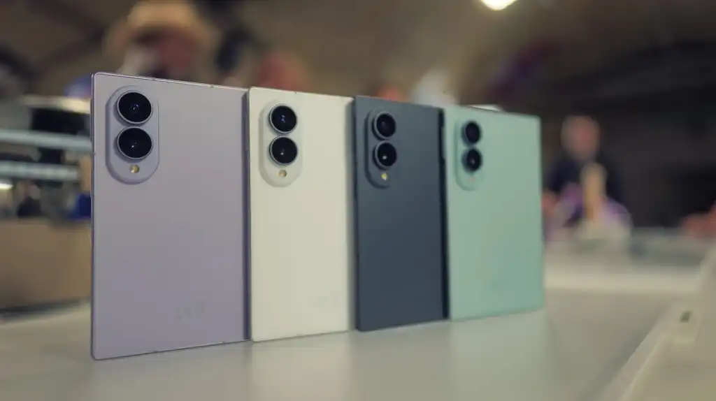 Ponsel lipat Samsung Galaxy Z Fold 8 yang mengalami penundaan pengiriman pre-order