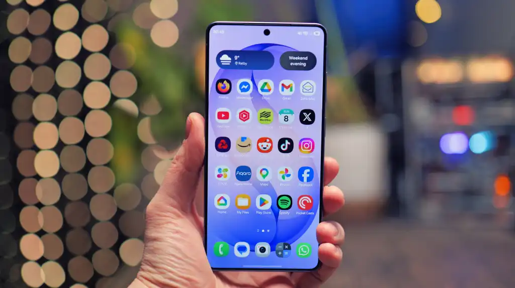 Tampilan antarmuka kustomisasi aplikasi Samsung Good Lock pada ponsel pintar Galaxy